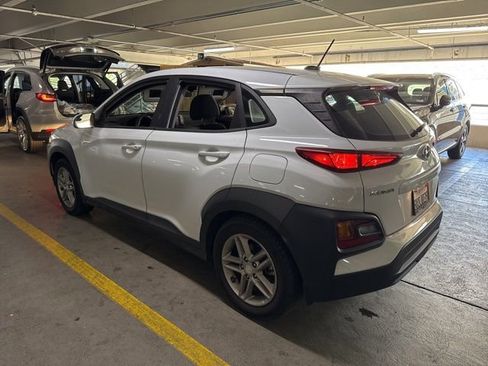 Used 2021 Hyundai Kona SE FWD image 4