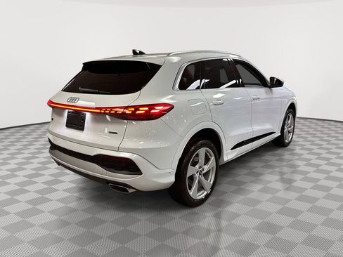 Used 2025 Audi Q5 Premium Plus w/ Premium Plus AWD/4WD image 3