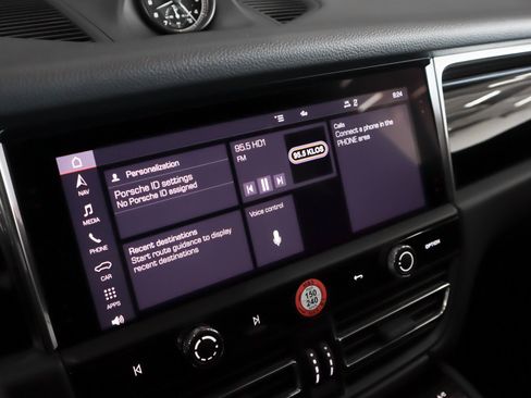 Certified 2026 Porsche Macan AWD/4WD image 21