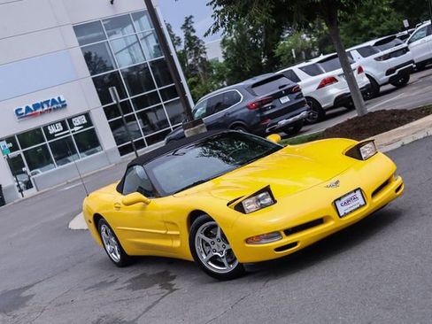 Used 2003 Chevrolet Corvette Convertible w/ Preferred Equipment Group1 RWD image 2