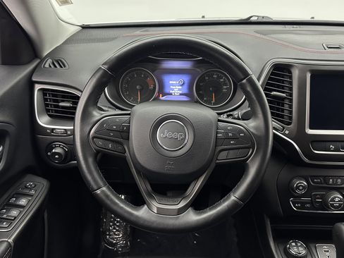 Used 2019 Jeep Cherokee Trailhawk image 18