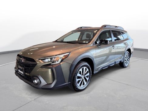 Used 2025 Subaru Outback Premium AWD/4WD image 2