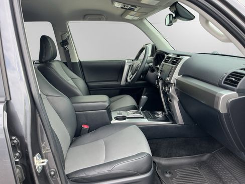Certified 2022 Toyota 4Runner SR5 Premium AWD/4WD image 15
