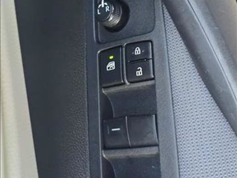 Used 2023 Toyota Corolla LE FWD image 12