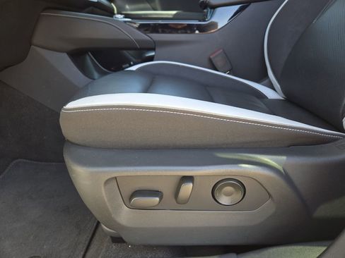 Used 2025 Buick Envision Sport Touring AWD/4WD image 19