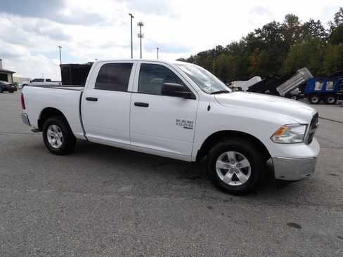 Used 2022 RAM 1500 Classic SLT image 10