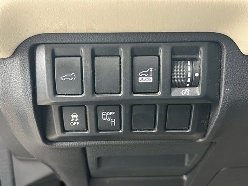 Used 2019 Subaru Ascent Limited w/ Popular Package #3 image 6