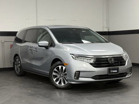 Used 2024 Honda Odyssey EX-L image 2