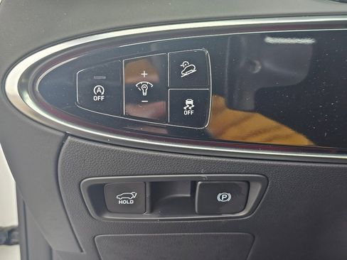 Certified 2025 Genesis GV70 3.5T Sport image 34