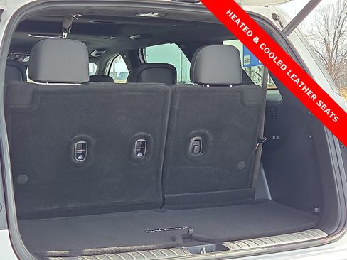 Used 2024 Hyundai Palisade Calligraphy image 9