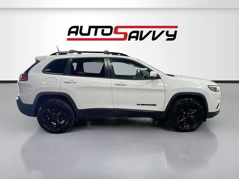 Used 2019 Jeep Cherokee Latitude Plus AWD/4WD image 8