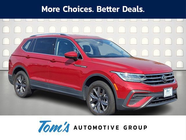 Used 2022 Volkswagen Tiguan SE AWD/4WD image 1