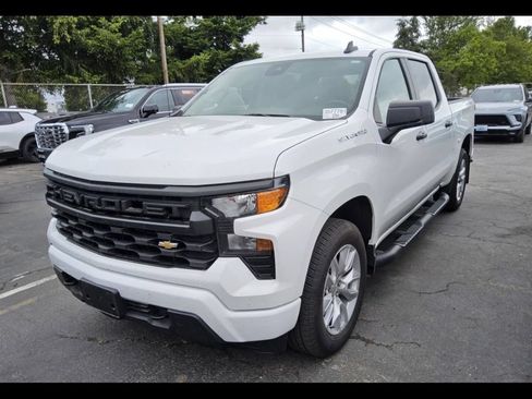 Used 2024 Chevrolet Silverado 1500 Custom AWD/4WD image 2