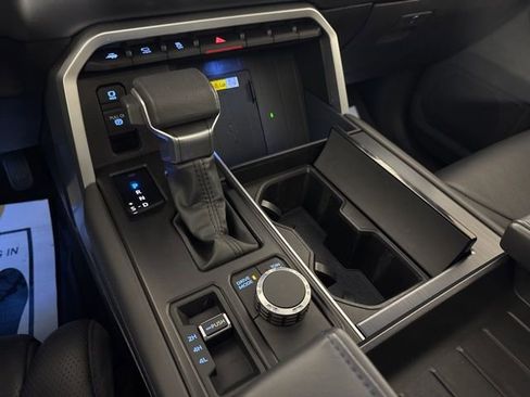 Used 2024 Toyota Sequoia Platinum image 18