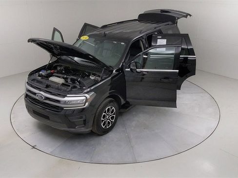 Certified 2024 Ford Expedition XLT image 46