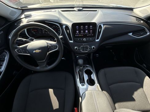 Used 2025 Chevrolet Malibu LT FWD image 23