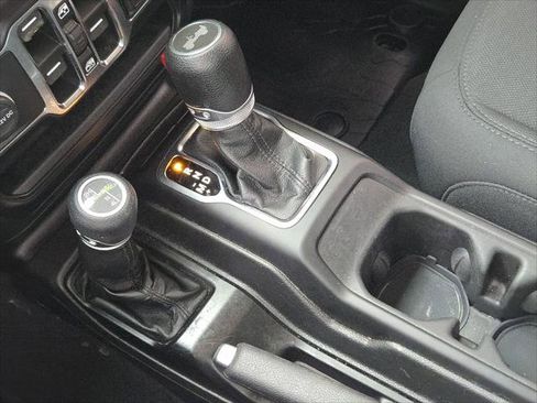 Certified 2022 Jeep Wrangler Unlimited Sport image 23