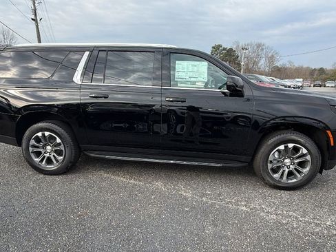 New 2026 Chevrolet Suburban LT w/ Comfort Package image 4