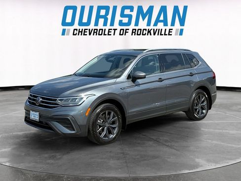 Used 2023 Volkswagen Tiguan SE FWD image 2