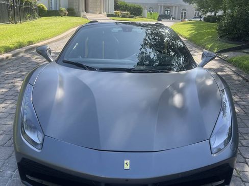 Used 2018 Ferrari 488 Spider RWD image 8