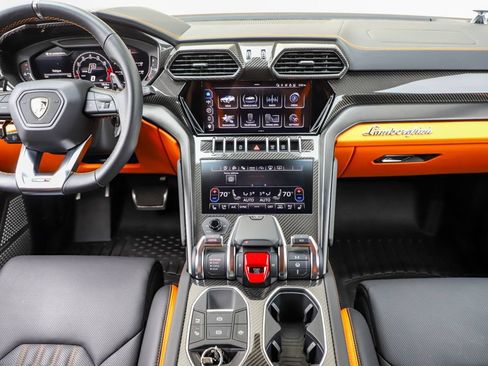Used 2024 Lamborghini Urus S AWD/4WD image 41