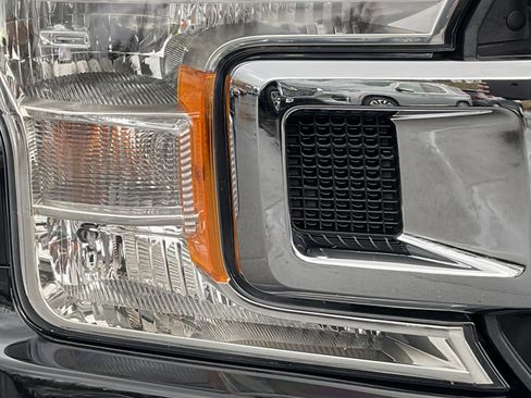 Used 2020 Ford F150 XLT image 9