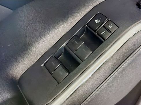 Used 2023 Toyota Highlander XLE AWD/4WD image 24