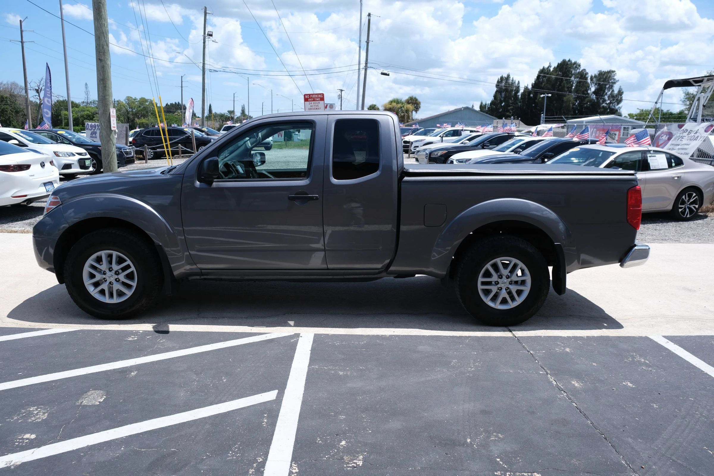 Used 2021 Nissan Frontier SV AWD/4WD image 8