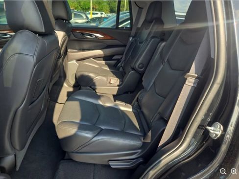 Used 2019 Cadillac Escalade Premium Luxury AWD/4WD image 11