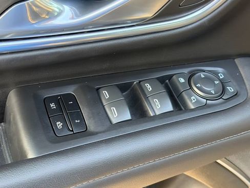 Used 2024 Chevrolet Tahoe LT w/ Luxury Package AWD/4WD image 12