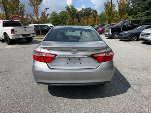 Used 2015 Toyota Camry SE FWD image 4