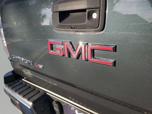 Used 2018 GMC Canyon SLT w/ Driver Alert Package image 8