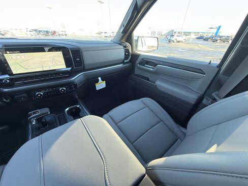 New 2026 GMC Sierra 1500 SLT w/ SLT Premium Plus Package image 18