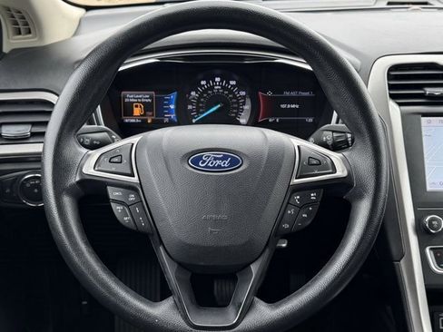 Used 2020 Ford Fusion SE image 13
