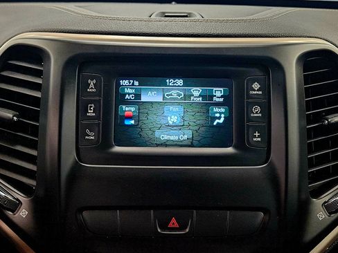 Used 2015 Jeep Cherokee Latitude image 19