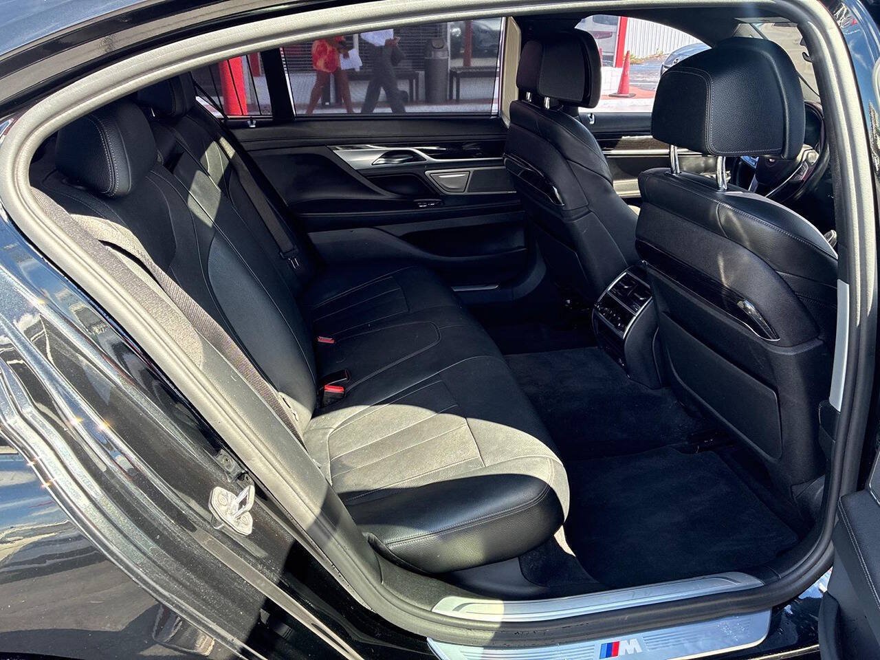 Used 2017 BMW 740i RWD image 7