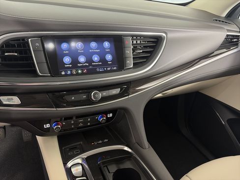 Used 2024 Buick Enclave Essence FWD image 12