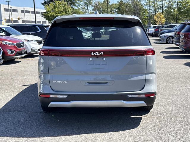 Used 2024 Kia Carnival EX FWD image 3