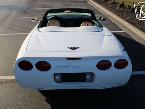 Used 1998 Chevrolet Corvette Convertible image 35