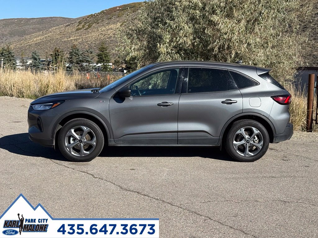 Used 2025 Ford Escape ST-Line AWD/4WD image 2
