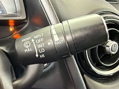 Used 2019 Toyota Yaris LE image 30