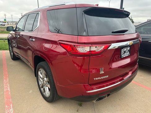 Used 2021 Chevrolet Traverse Premier w/ LPO, Floor Liner Package FWD image 3
