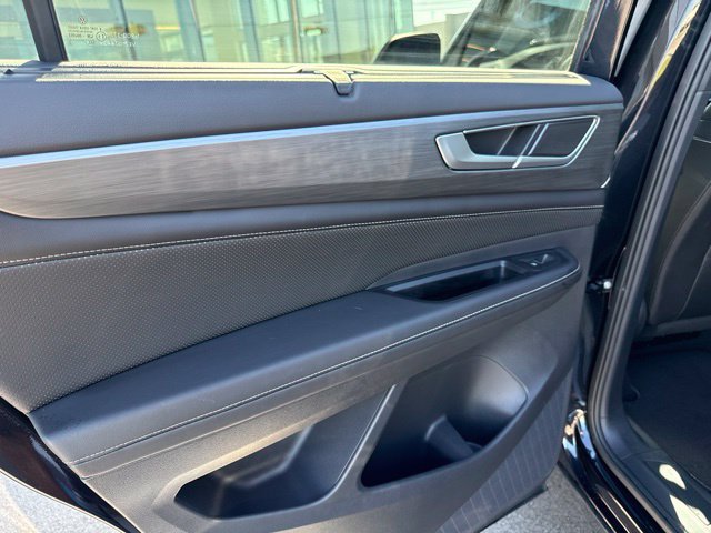 Used 2024 Volkswagen Atlas Cross Sport SE FWD image 23