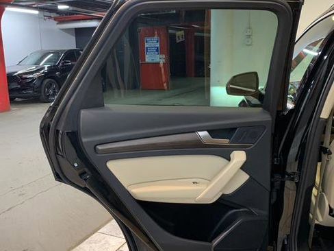 Used 2023 Audi Q5 2.0T Premium w/ Convenience Package image 38