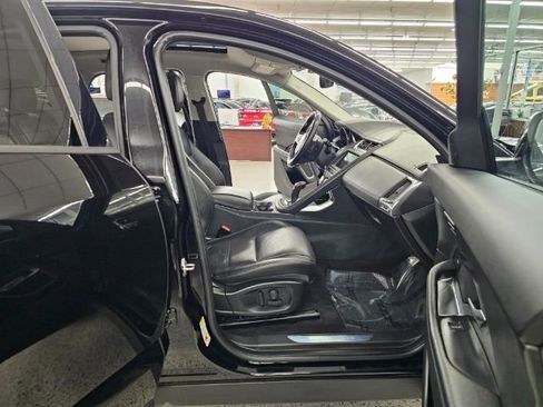 Used 2020 Jaguar E-PACE SE image 32