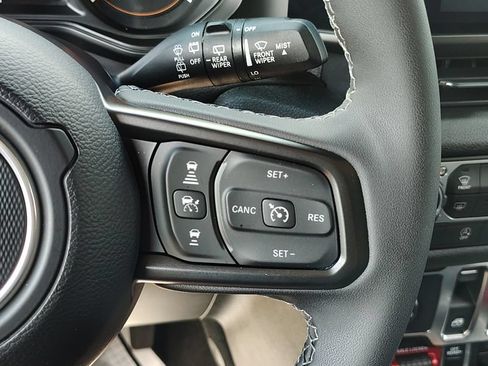 Used 2025 Jeep Wrangler Sport AWD/4WD image 24