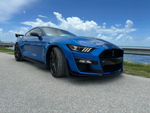 Used 2021 Ford Mustang Shelby GT500 w/ Carbon Fiber Track Pack RWD image 9