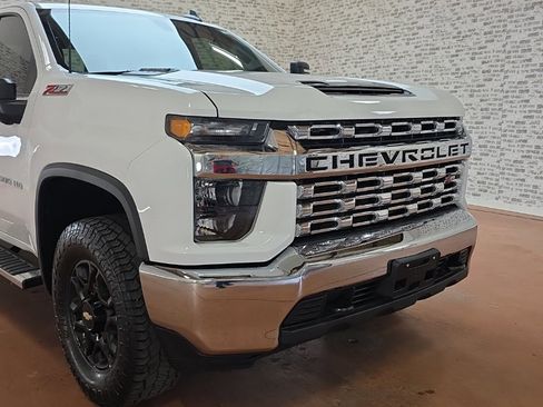 Used 2021 Chevrolet Silverado 2500 LT w/ Z71 Off-Road Package image 7