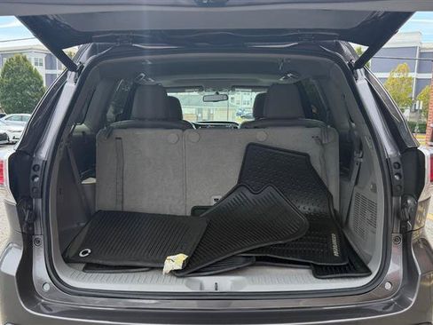 Used 2015 Toyota Highlander XLE AWD/4WD image 11