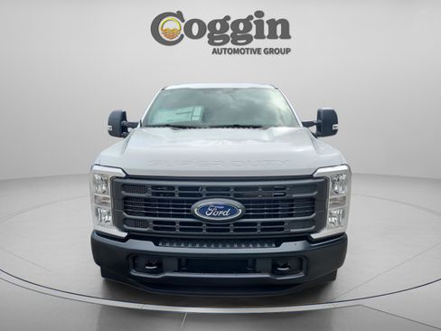 New 2026 Ford F250 XL w/ F-250 >10K GVWR Package image 8